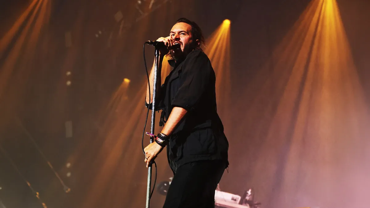 Editors: Stripped Back Performance
